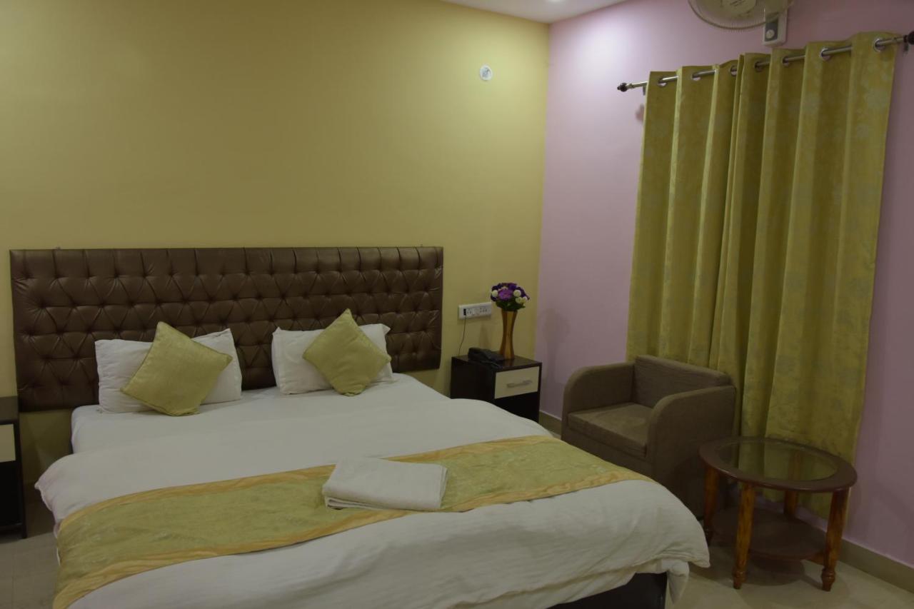 Hotel Sarweshwary Varanasi Ngoại thất bức ảnh