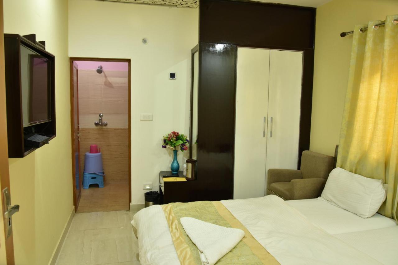 Hotel Sarweshwary Varanasi Ngoại thất bức ảnh