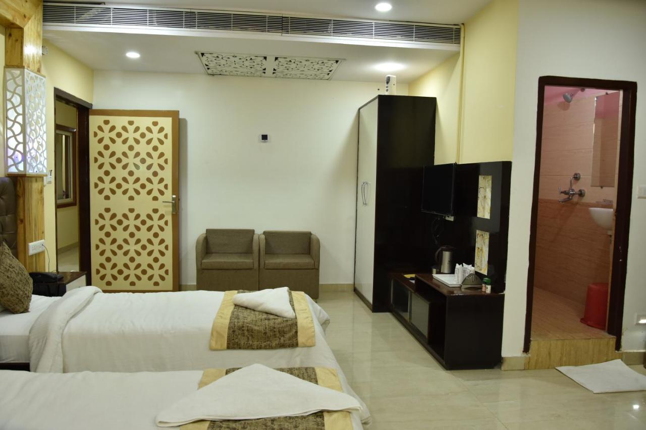 Hotel Sarweshwary Varanasi Ngoại thất bức ảnh