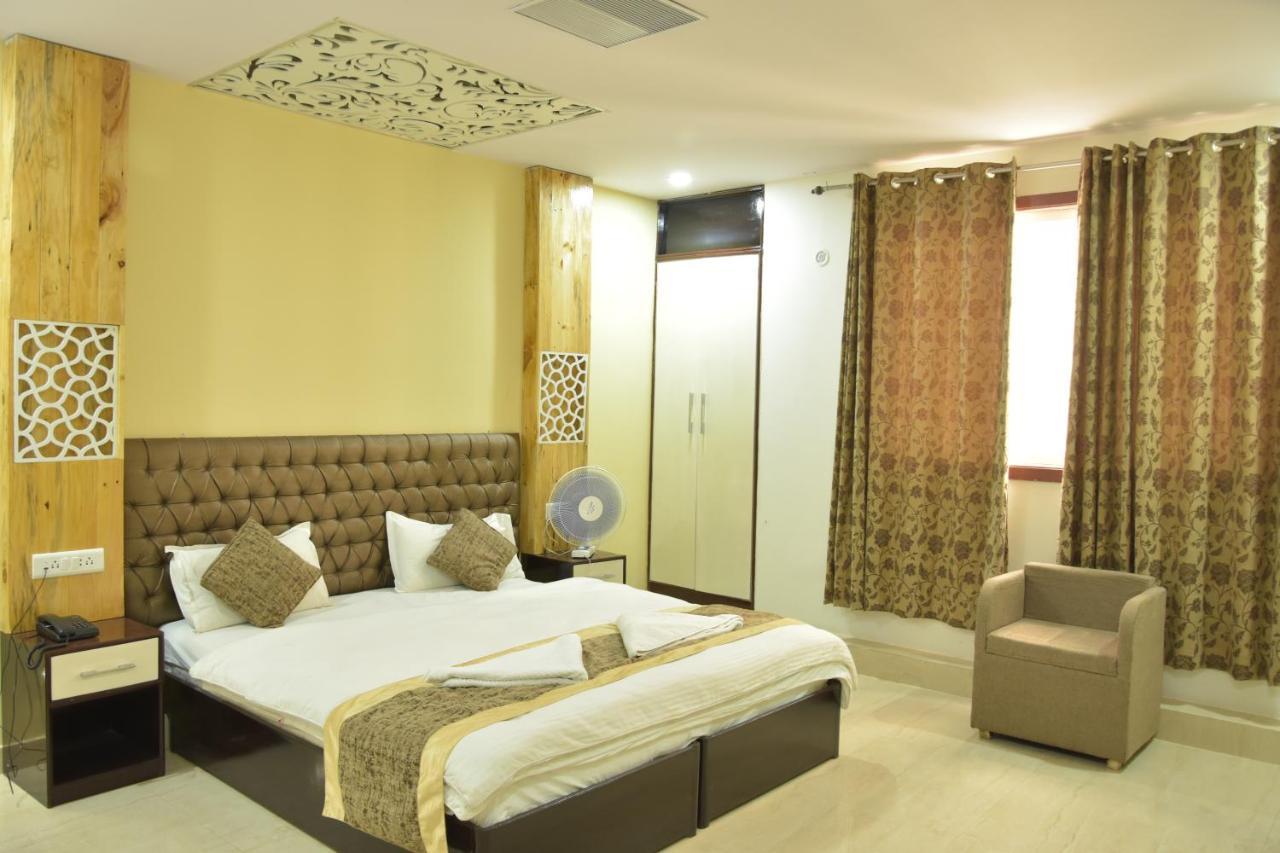Hotel Sarweshwary Varanasi Ngoại thất bức ảnh
