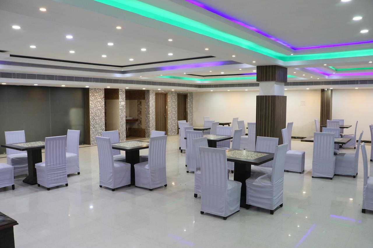Hotel Sarweshwary Varanasi Ngoại thất bức ảnh