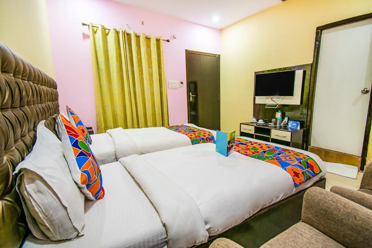 Hotel Sarweshwary Varanasi Ngoại thất bức ảnh