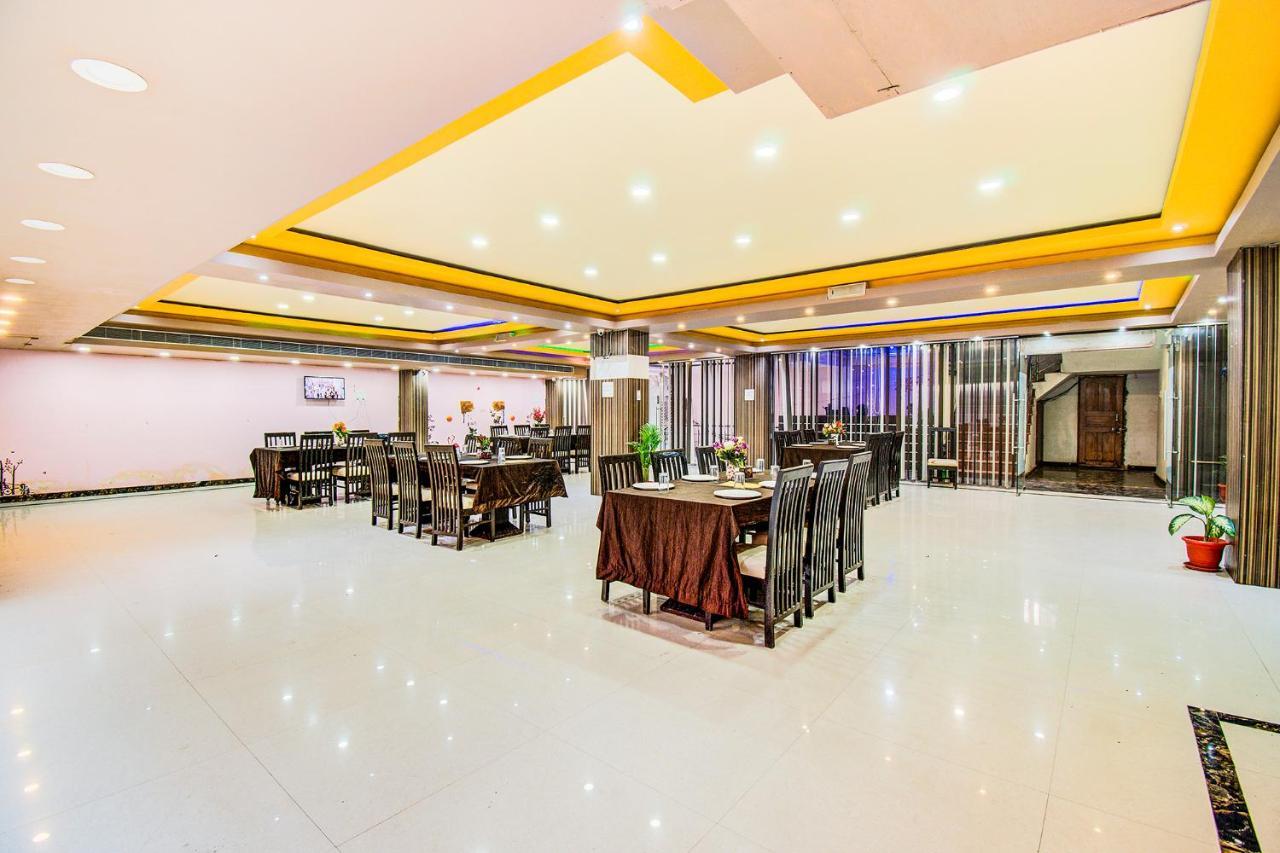 Hotel Sarweshwary Varanasi Ngoại thất bức ảnh